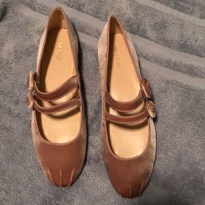 9 west velvet ballet flats